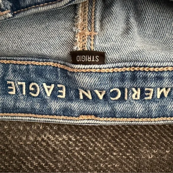Distressed American Eagle Jeans Size 2 High Rise Mom Jeans 90’s Y2k - Picture 6 of 8